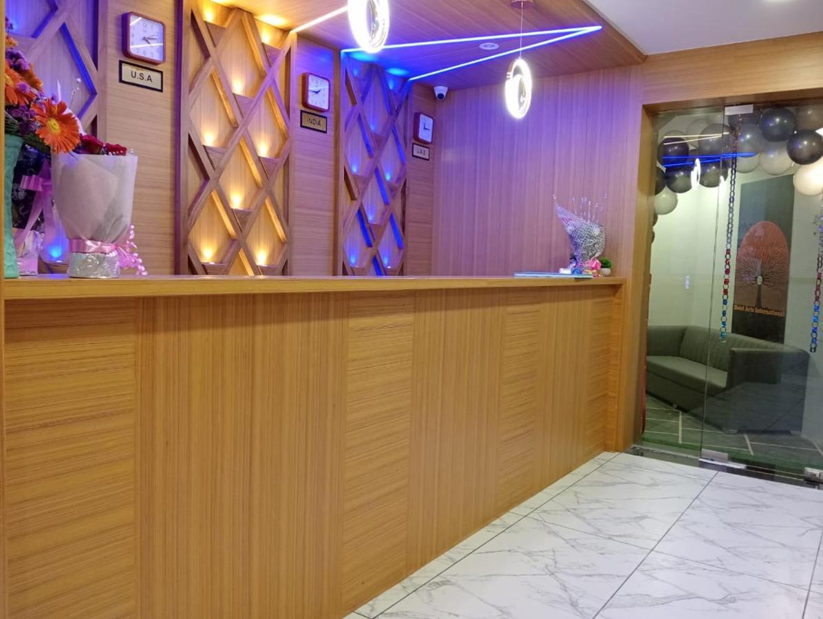Hotel Arts International Mumbai Bagian luar foto