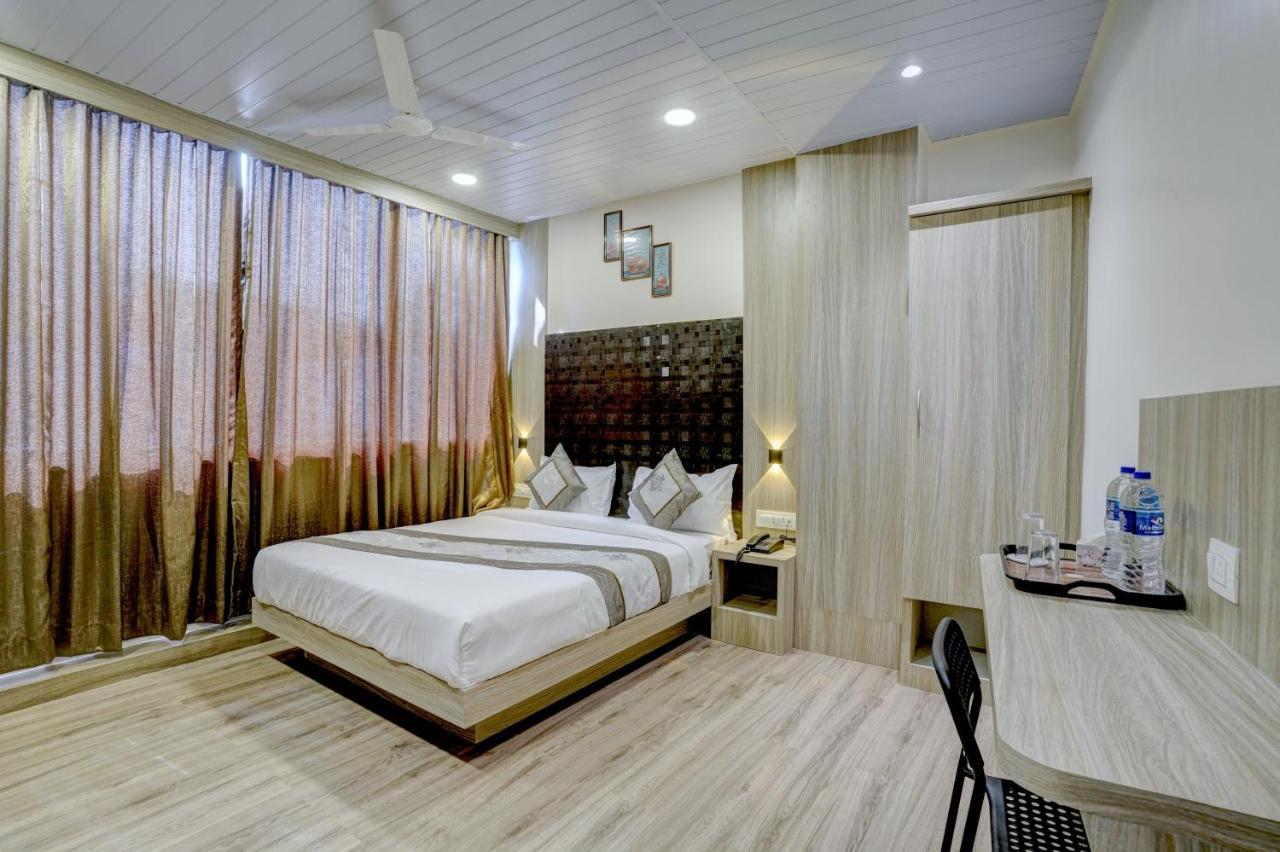 Hotel Arts International Mumbai Bagian luar foto