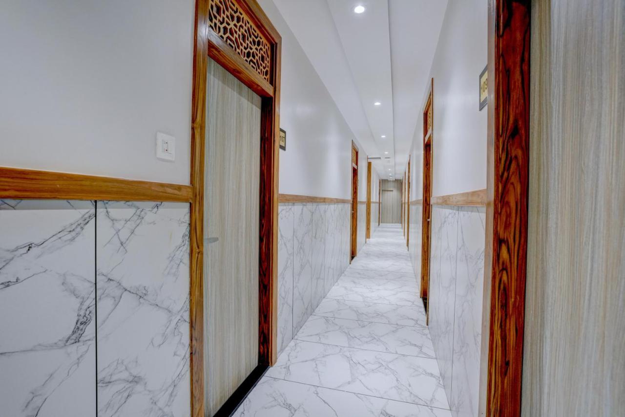 Hotel Arts International Mumbai Bagian luar foto