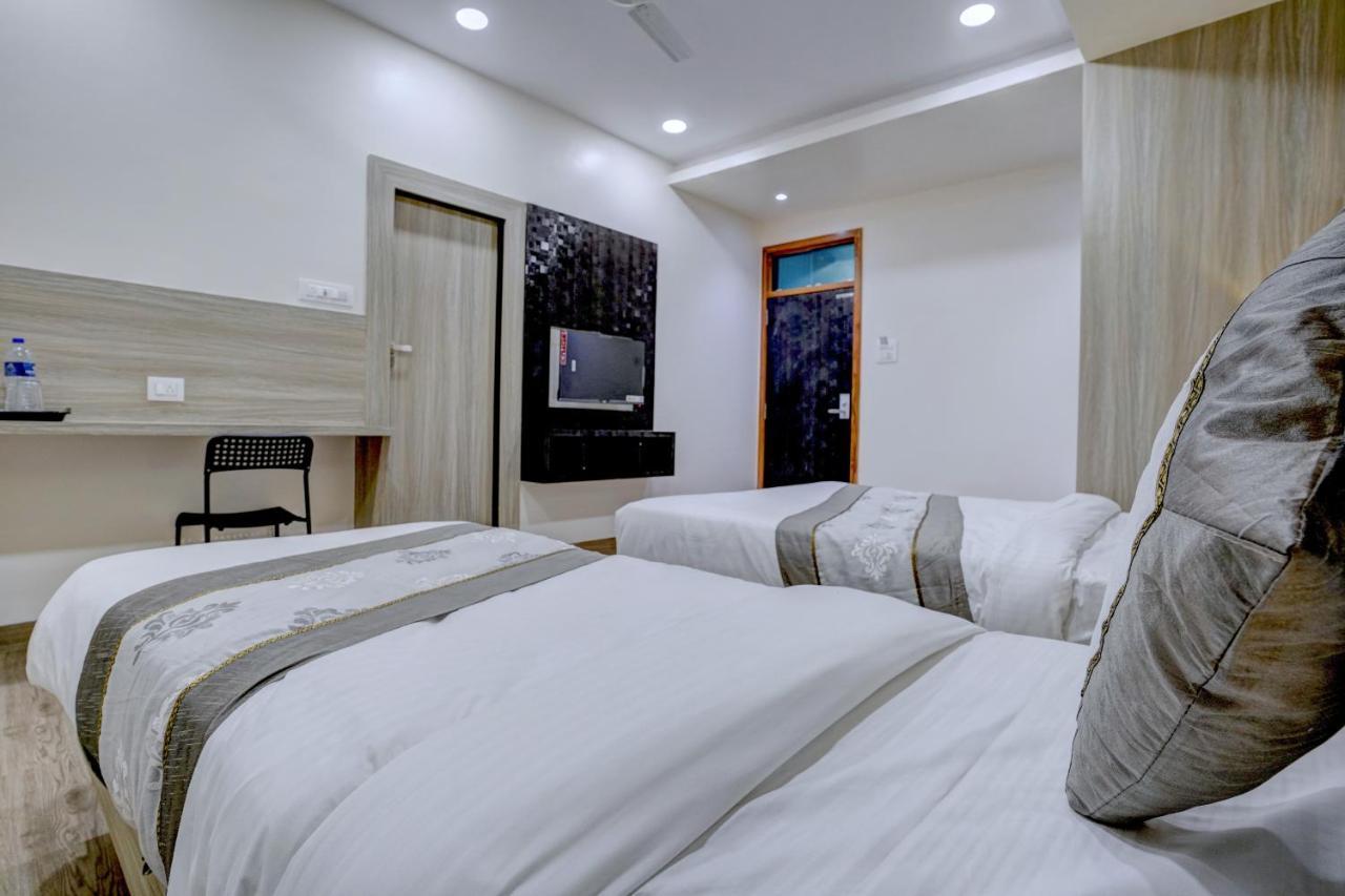 Hotel Arts International Mumbai Bagian luar foto
