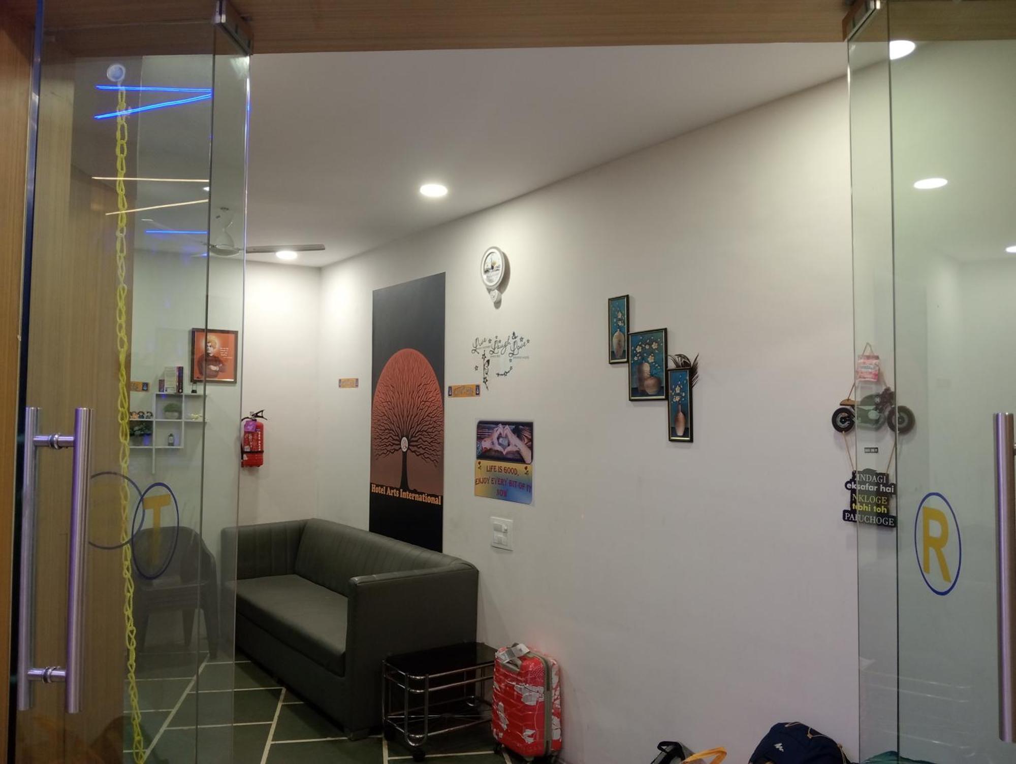 Hotel Arts International Mumbai Bagian luar foto